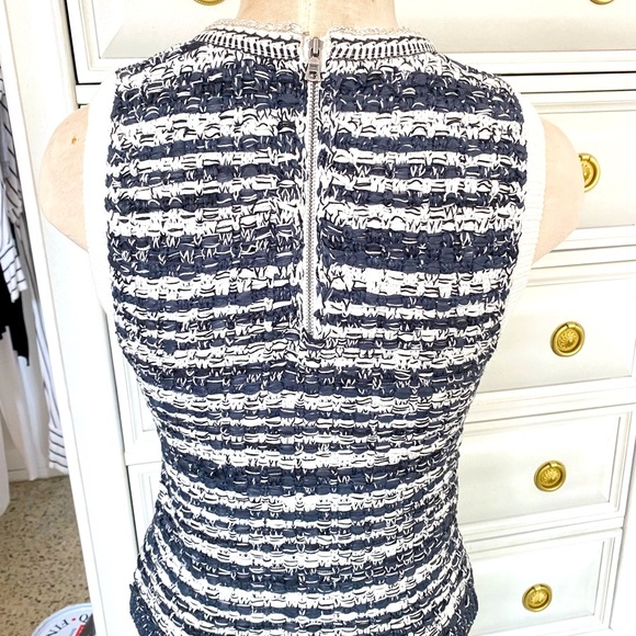 Alice + Olivia Women's Textured Sleeveless Knit Top - Size XS - Picture 4 of 6